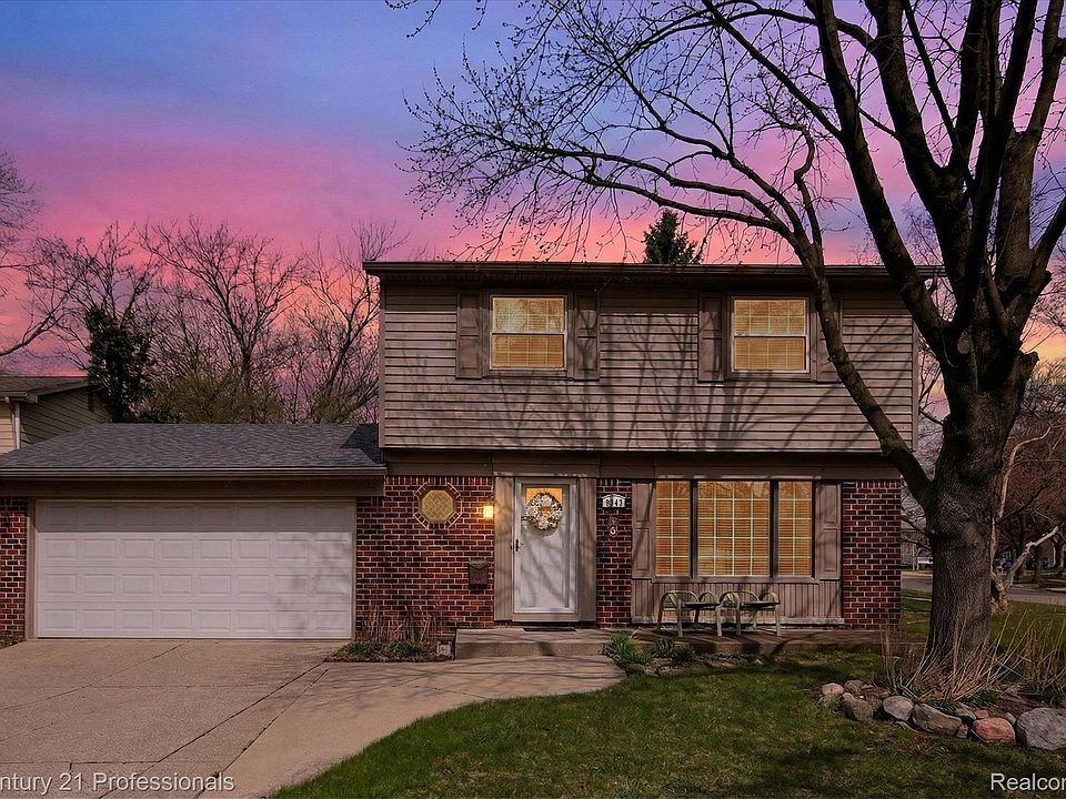 1st image of 9343 Caprice Dr
