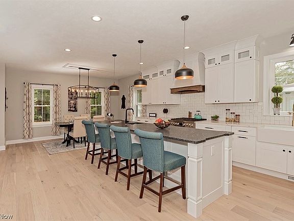 5th image of 530 Parkside Dr