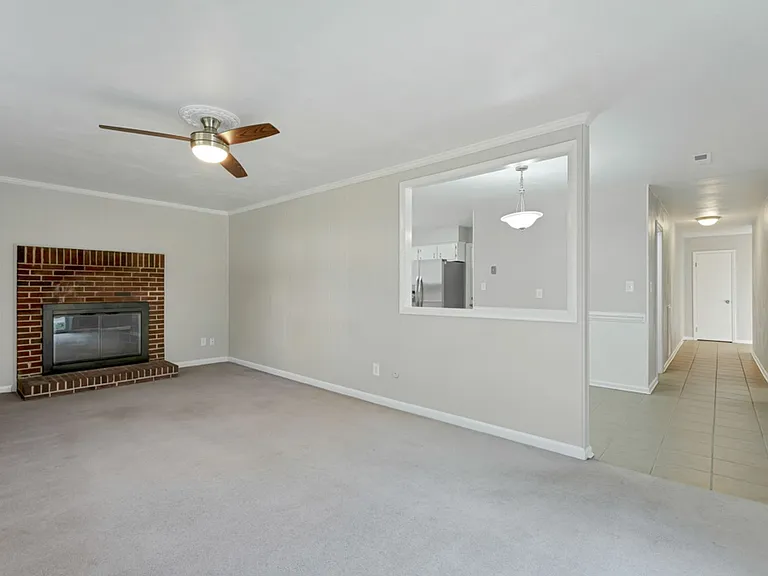 517 Norman Ln — Photo 5