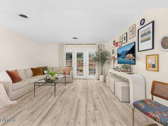 3rd image of 6531 Deane Hill Dr APT 57