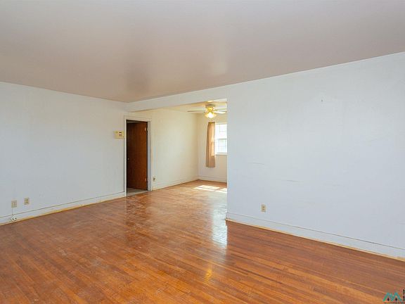 4th image of 1704 S Atkinson Ave