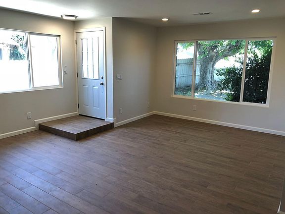 Roomy living Room