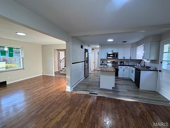 3rd image of 3508 Saint Henry Ln