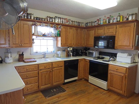 4th image of 21309 Jessica Ln