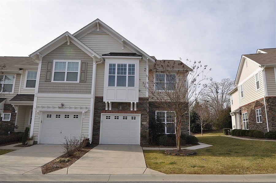 1st image of 874 Petersburg Dr