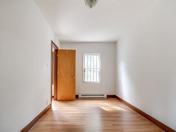 4th image of 2030 N Franklin St