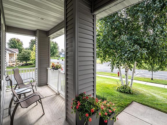 5th image of 2200 Greenfield Dr W