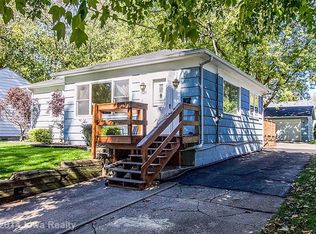 6025 Crown Ln, Des Moines, IA 50311
