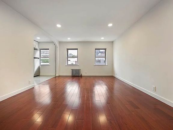 5th image of 86 S 4th St APT 3