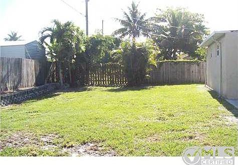 3rd image of 721 W Ocean Dr