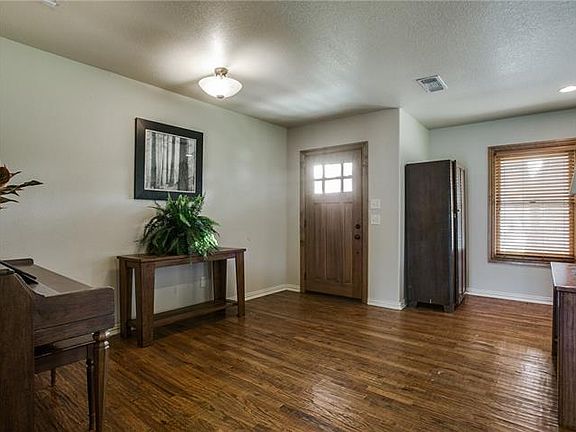 5th image of 742 N Bailey Ave