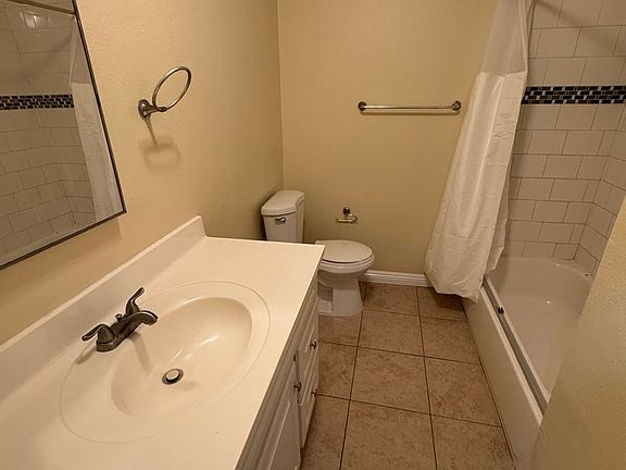3rd image of 754 E 84th Pl APT 2