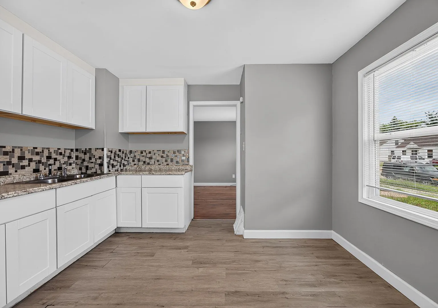 Open House- Friday, September 11th! 6:30pm-7pm! Lovely 3 Bed Bungalow With Modern Updates! — Photo 3