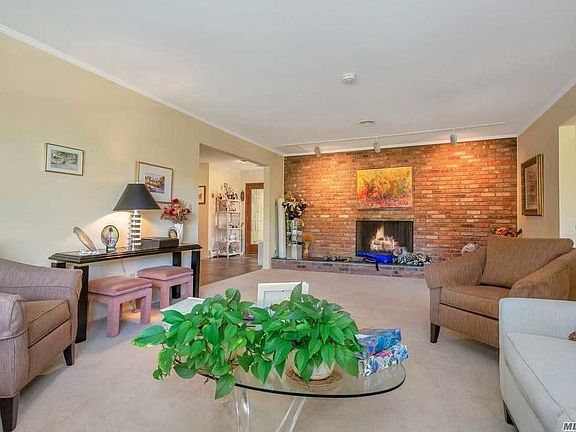 3rd image of 36 Orchard Dr