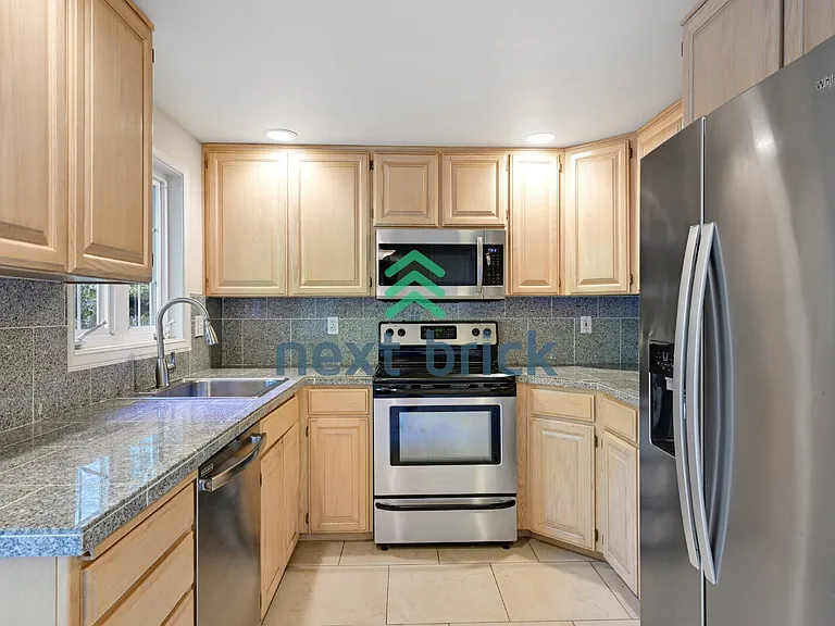 10435 SE 13th St — Photo 5