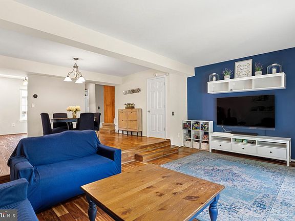 2nd image of 453 Knottwood Ct
