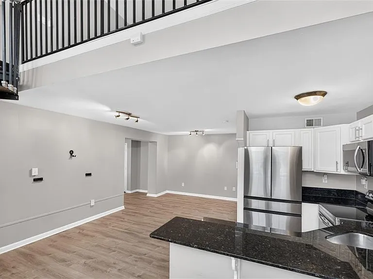 1031 State St NW #209 — Photo 14