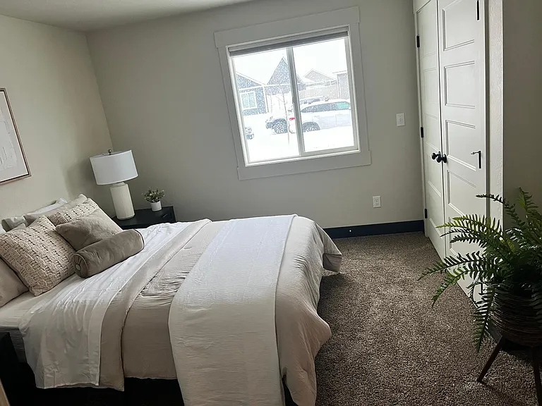1219 Edwards Ln — Photo 8