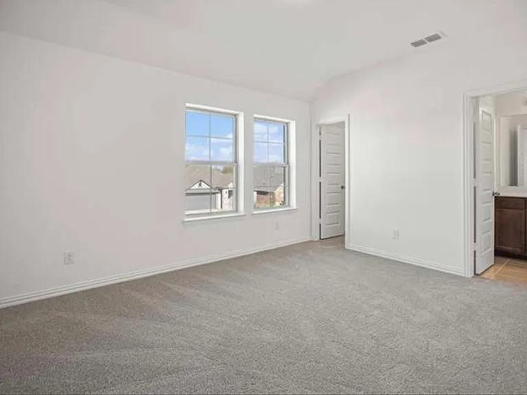909 Bluebell St — Photo 19