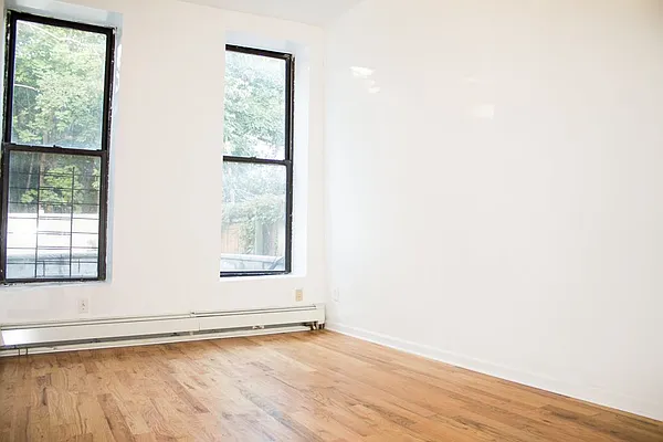 Rented by EXR | media 2