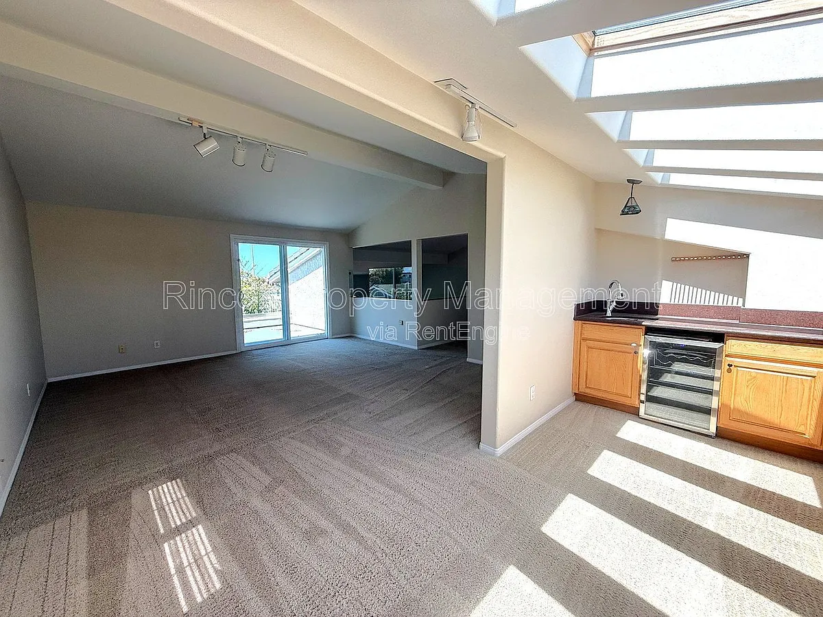 Building Photo - 2462 Pierpont Blvd