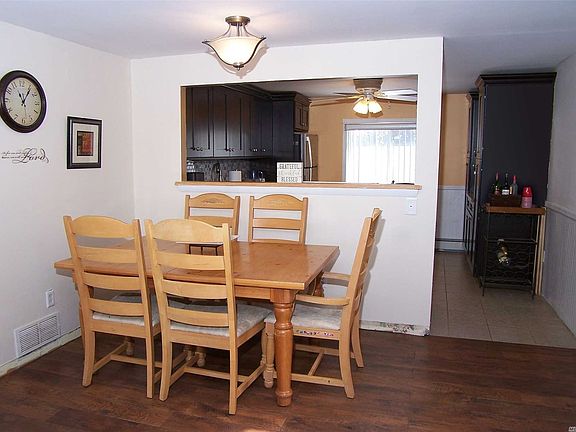2nd image of 19 Pine Gate