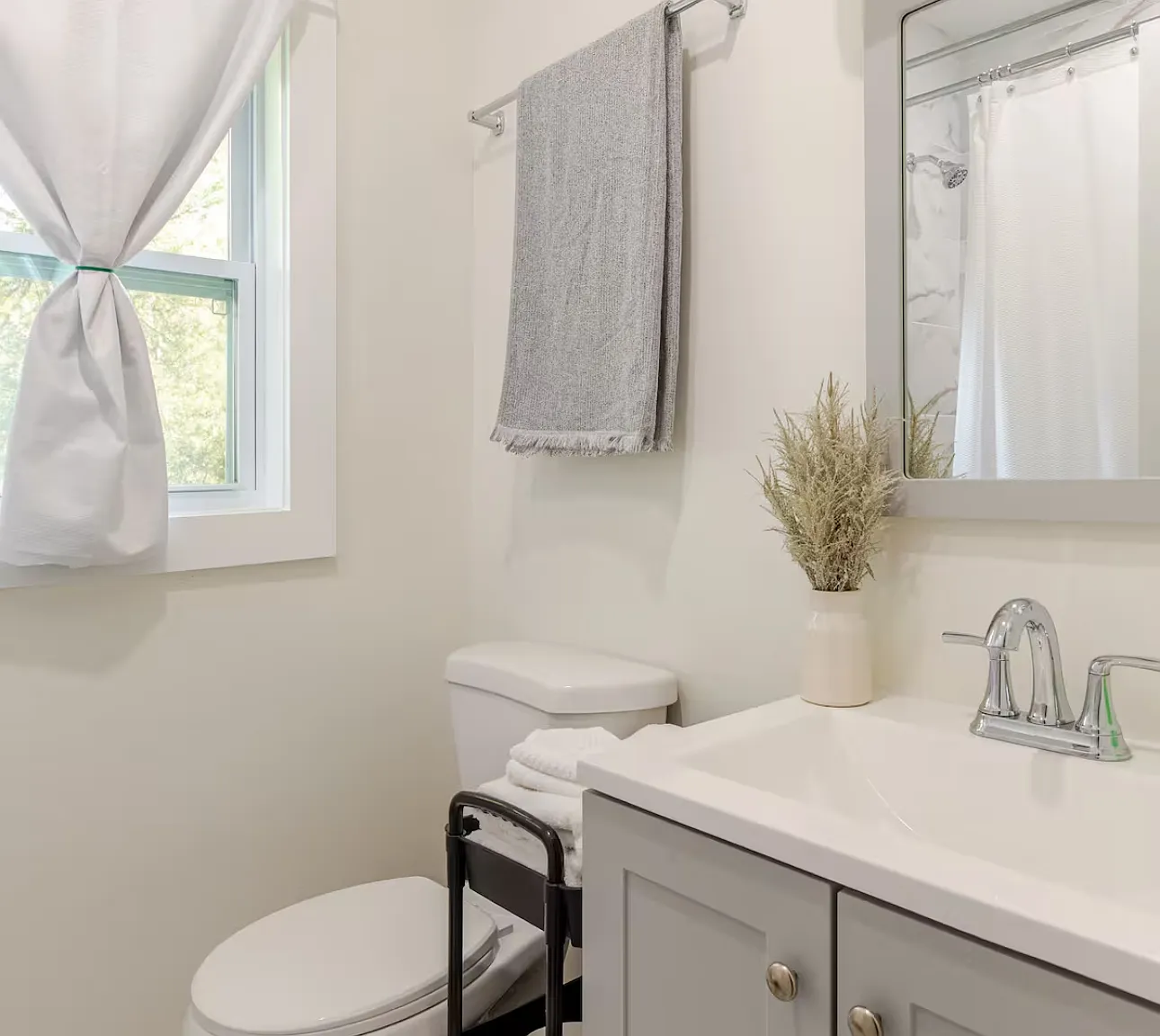 3 bed, 1288 sqft, $2,400 — Photo 4