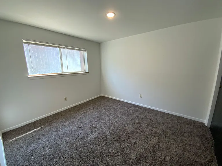 Library Place Apartments — Photo 37