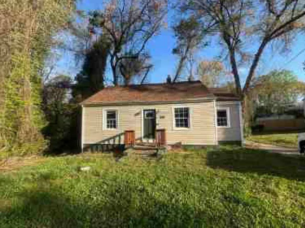 826 W Davidson Ave, Gastonia, NC 28052