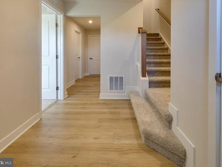 9390 Tanfield Dr — Photo 4