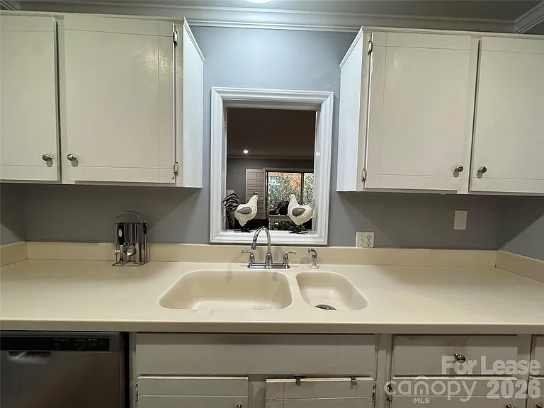 1323 Queens Rd #303 — Photo 10