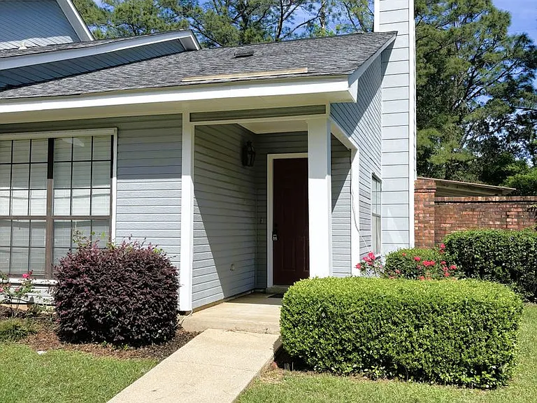 5900 Grelot Rd #101 — Photo 25