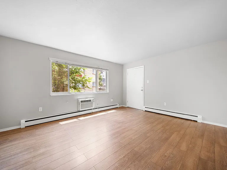 1770 Eaton St — Photo 6