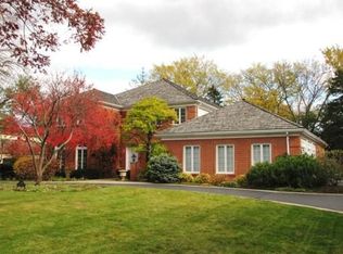 1341 S Estate Ln, Lake Forest, IL 60045