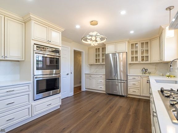 5th image of 5 Saint Clair Rd