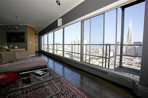 A full Eastern Wall of Floor to Ceiling Windows