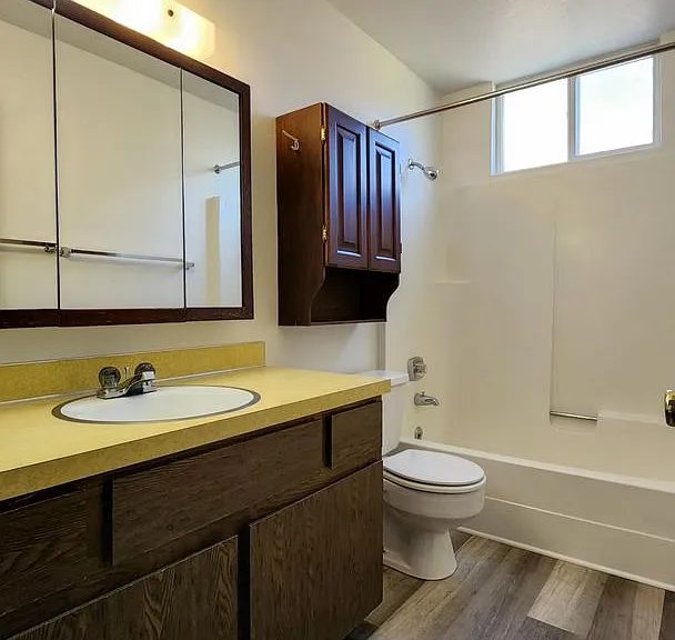 224 Glacier Dr — Photo 5