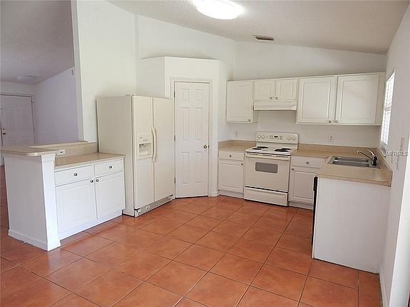 3rd image of 1600 Montecito Ave