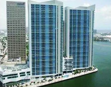 325 Biscayne Blvd #2320, Miami, FL, 33130
