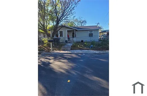635 N San Joaquin Ave Photo 1
