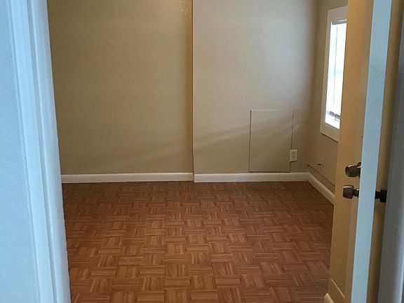 5th image of 2452 18th Ave N