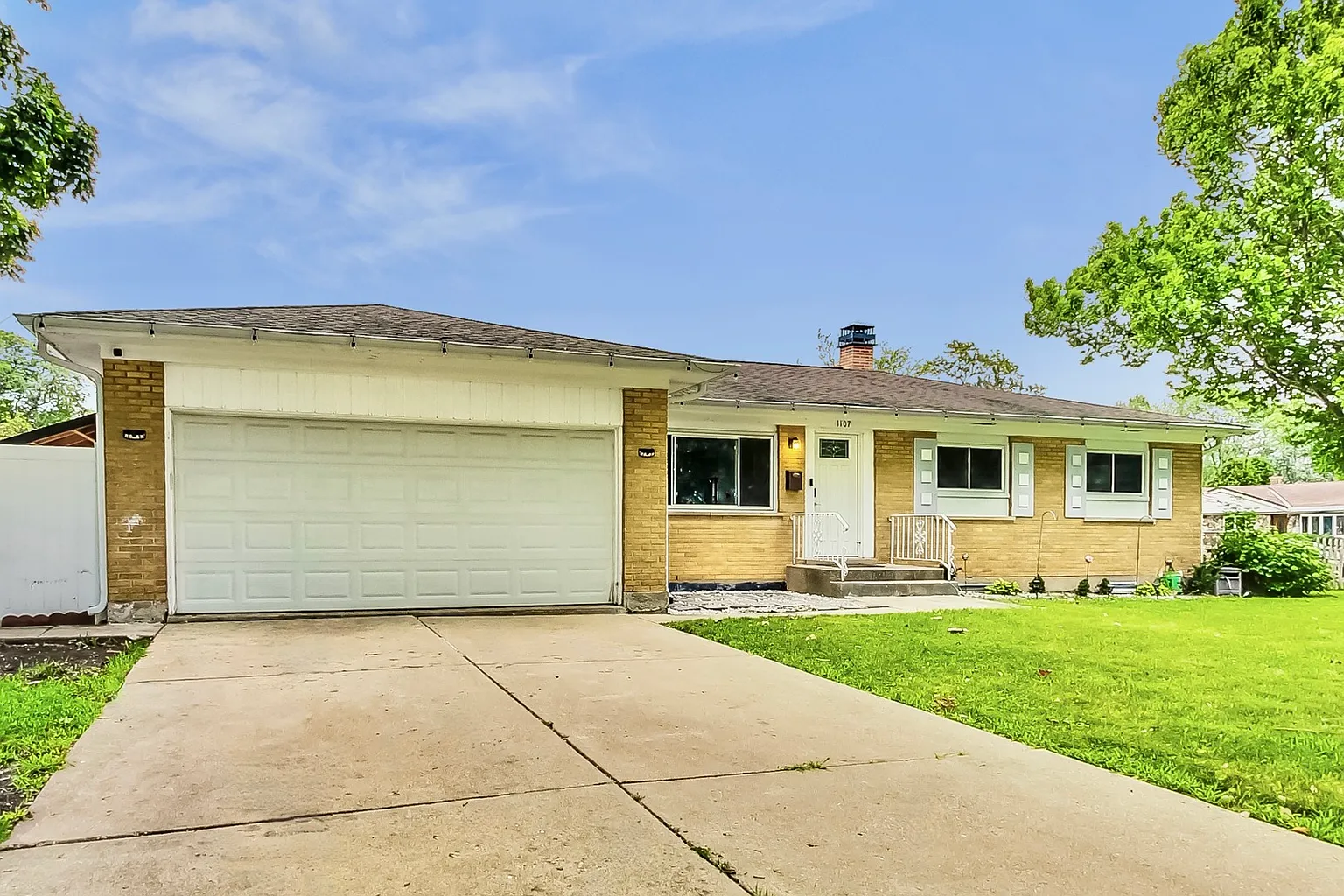 1107 Clark Ln photo 1