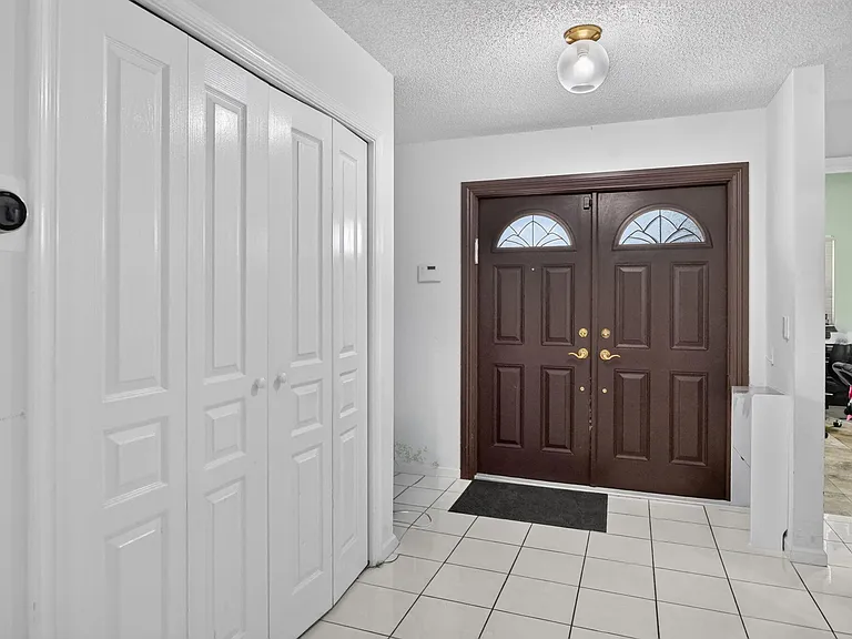 7690 Solimar Cir — Photo 6