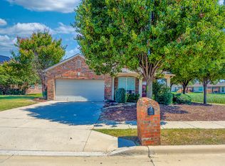 424 Baverton Ln, Fort Worth, TX 76052