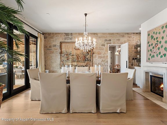 4th image of 372 Sunnyside Ln