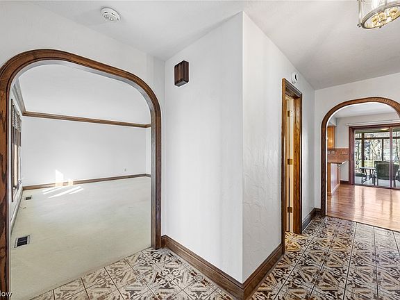 4th image of 7334 Arborwood Dr