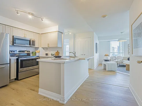 21 Hillcrest Ave #1501, Toronto, ON M2N 7K2