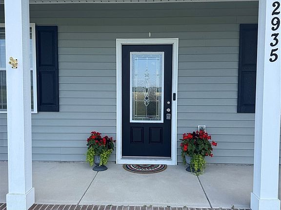2nd image of 2935 Hayfield Rd