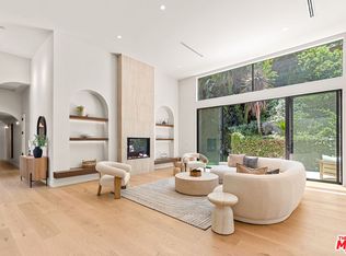 1401 N Bundy Dr, Los Angeles, CA 90049