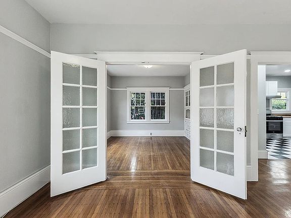 4th image of 457-463 Hardy St